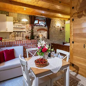 Tara Apartment
